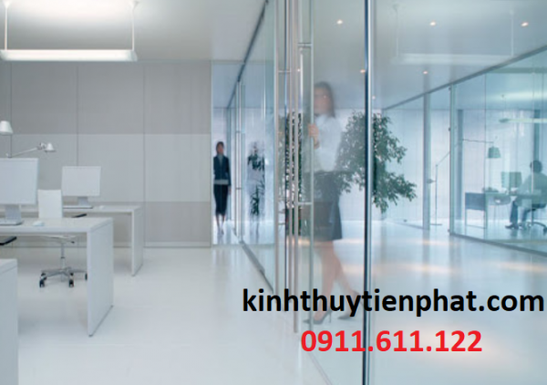 vách kính cường lực tại Đồng Tháp