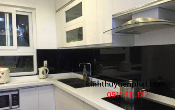 Tiến Phát – Nhà thi công, lắp đặt kính màu ốp bếp tại phường Cầu Ông Lãnh, quận 1 Tiến Phát – Nhà thi công, lắp đặt kính màu ốp bếp tại phường Cầu Ông Lãnh, quận 1