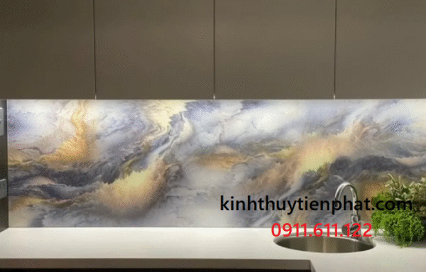 Những điểm vượt trội của kính màu ốp bếp Những điểm vượt trội của kính màu ốp bếp