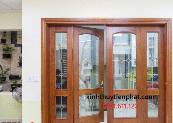 Tiến Phát - Đơn vị lắp đặt cửa kính cường lực khung gỗ tại quận 3, tphcm Tiến Phát - Đơn vị lắp đặt cửa kính cường lực khung gỗ tại quận 3, tphcm