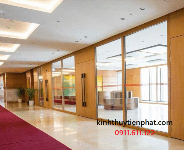 Ưu và nhược điểm khi sử dụng cửa kính cường lực khung gỗ tại quận 4, tphcm Ưu và nhược điểm khi sử dụng cửa kính cường lực khung gỗ tại quận 4, tphcm