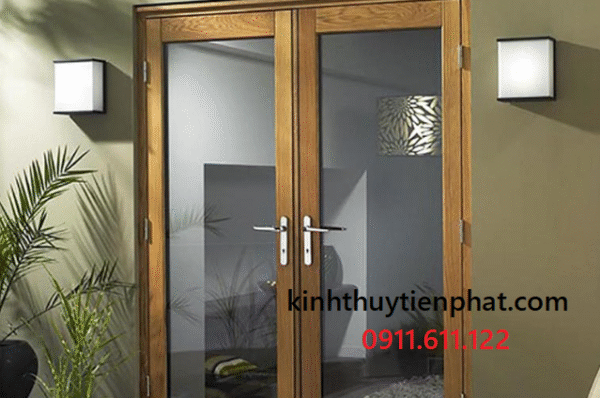 Ưu điểm của cửa kính cường lực khung gỗ tại quận Bình Thạnh, tphcm Ưu điểm của cửa kính cường lực khung gỗ tại quận Bình Thạnh, tphcm