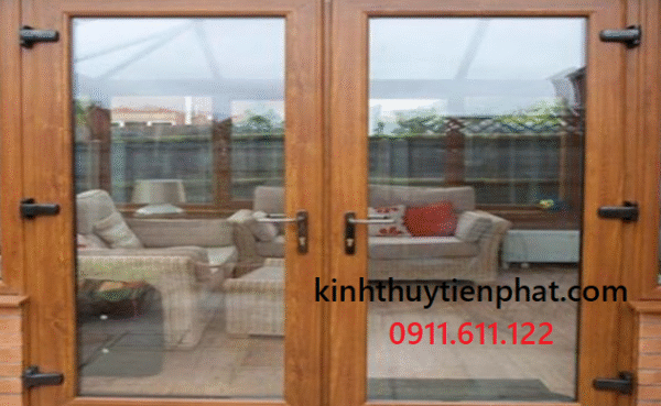 Tiến Phát - Đơn vị lắp đặt cửa kính cường lực khung gỗ tại Củ Chi, tphcm Tiến Phát - Đơn vị lắp đặt cửa kính cường lực khung gỗ tại Củ Chi, tphcm