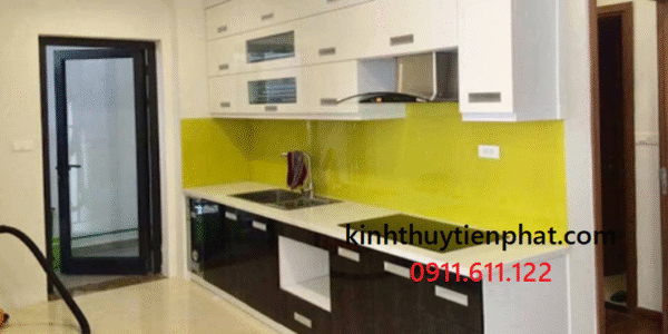 Tiến Phát - Đơn vị lắp đặt kính màu ốp bếp tại phường Tân Hưng, quận 7
