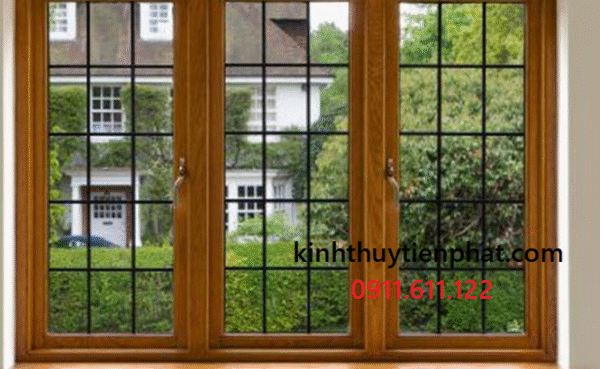 Khái quát đôi nét về những ưu điểm nổi bật của cửa kính cường lực khung gỗ tại Nghệ An