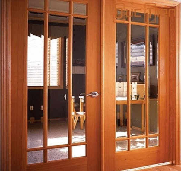 Tiến Phát - Đơn vị lắp đặt cửa kính cường lực khung gỗ tại Quảng Ngãi