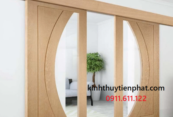Các loại cửa kính cường lực khung gỗ tại Bến Tre Các loại cửa kính cường lực khung gỗ tại Bến Tre