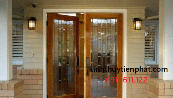 Tiến Phát - Đơn vị lắp đặt cửa kính cường lực khung gỗ tại Đà Nẵng Tiến Phát - Đơn vị lắp đặt cửa kính cường lực khung gỗ tại Đà Nẵng