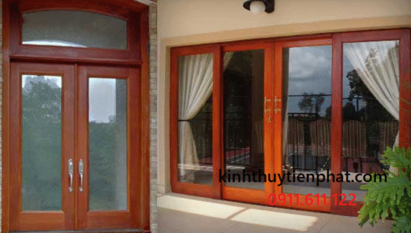 Những lợi ích khi lắp đặt cửa kính cường lực khung gỗ tại Tiền Giang Những lợi ích khi lắp đặt cửa kính cường lực khung gỗ tại Tiền Giang