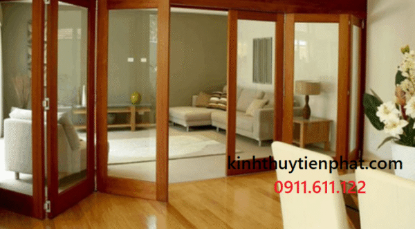 Ứng dụng của cửa kính cường lực khung gỗ trong kiến trúc tại Trà Vinh Ứng dụng của cửa kính cường lực khung gỗ trong kiến trúc tại Trà Vinh