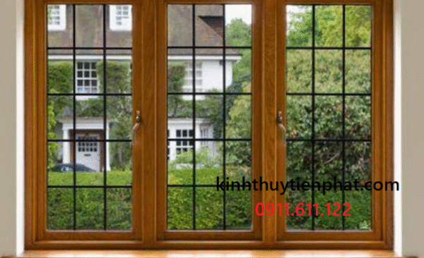 Tiến Phát - Đơn vị lắp đặt cửa kính cường lực khung gỗ tại Cần Thơ