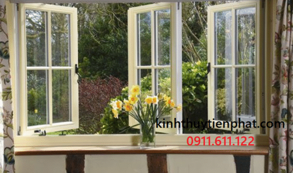 Những lý do nên chọn cửa kính cường lực khung gỗ tại Gia Lai
