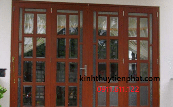 Tiến Phát - Địa chỉ lắp đặt cửa kính cường lực khung gỗ tại Quảng Trị