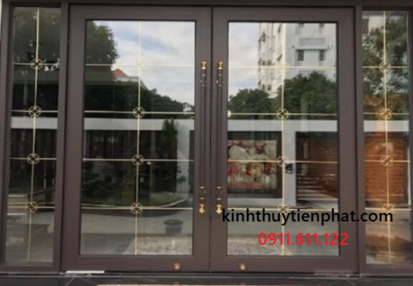 Các loại cửa kính cường lực khung gỗ được ưa chuộng nhất tại Hà Nội Các loại cửa kính cường lực khung gỗ được ưa chuộng nhất tại Hà Nội