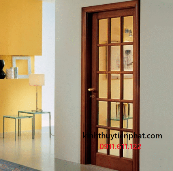 Tiến Phát - Đơn vị lắp đặt cửa kính cường lực khung gỗ tại phường Xuân Hòa, quận 3