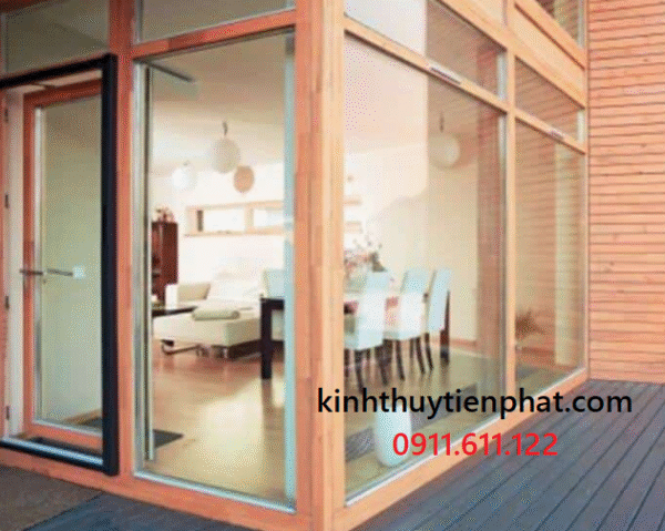 Ứng dụng của vách kính cường lực khung gỗ tại quận 3, tphcm Ứng dụng của vách kính cường lực khung gỗ tại quận 3, tphcm