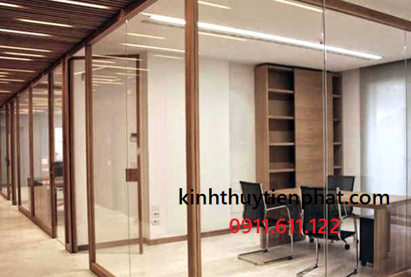 Lưu ý khi chọ lắp đặt vách kính cường lực khung gỗ cho chung cư và nhà nhỏ tại quận 11, tphcm