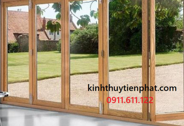 Tiến Phát - Đơn vị lắp đặt vách kính cường lực khung gỗ tại Củ Chi, tphcm