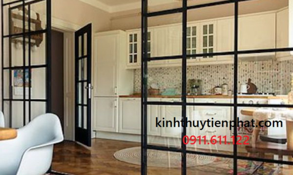 Vách kính cường lực khung gỗ - Lựa chọn tối ưu cho mọi công trình tại Cần Giờ