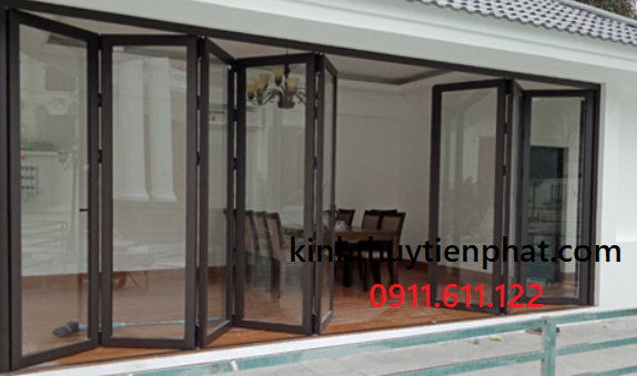 Vách kính cường lực khung gỗ - Lựa chọn hoàn hảo cho không gian hiện đại năm 2025 tại Tây Ninh