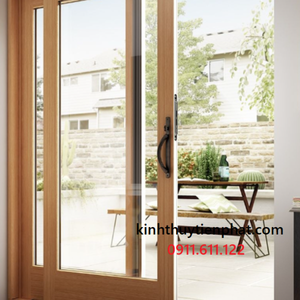 Cách chọn vách kính cường lực khung gỗ phù hợp với không gian tại Nhà Bè