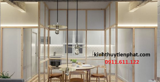 Tiến Phát – Đơn vị lắp đặt vách kính cường lực khung gỗ tại Bình Thuận