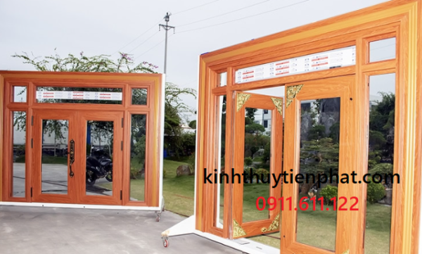 Cấu tạo vượt trội của vách kính cường lực khung gỗ tại Quảng Nam