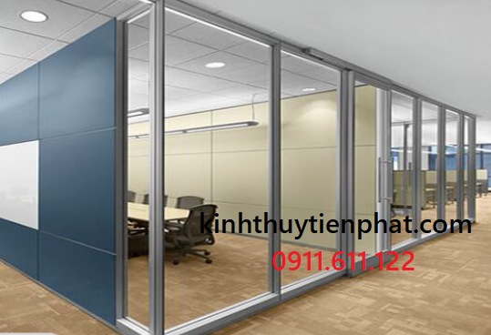 Tiến Phát - Địa chỉ lắp đặt vách kính cường lực khung gỗ tại Khánh Hoà