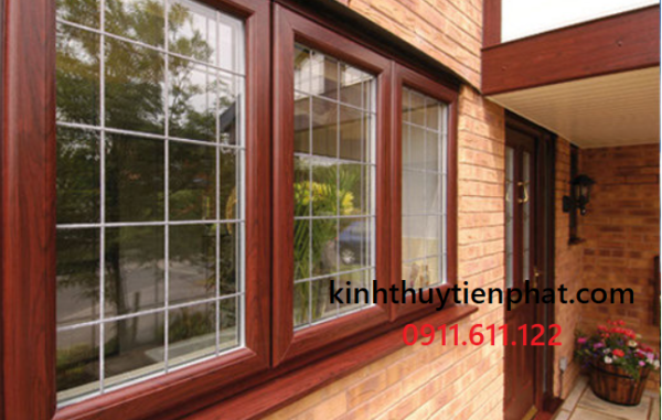 Tiến Phát - Đơn vị lắp đặt vách kính cường lực khung gỗ tại Vĩnh Long