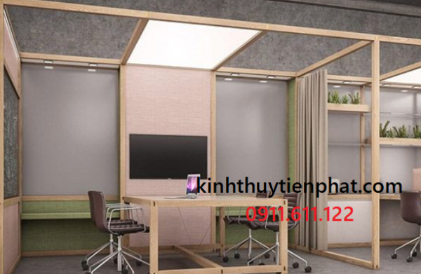 Lợi ích khi chọn vách kính cường lực khung gỗ tại Tiền Giang