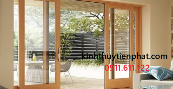 Tiến Phát - Đơn vị lắp đặt vách kính cường lực khung gỗ tại Huế