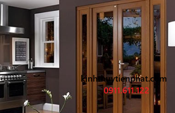 Các yếu tố đánh giá chất lượng vách kính cường lực khung gỗ tại Khánh Hoà