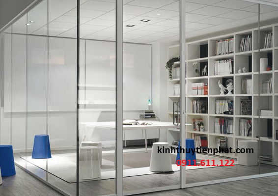 Một số lưu ý khi lựa chọn đơn vị lắp đặt vách kính cường lực khung gỗ tại Quảng Ninh